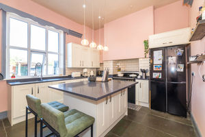 Kitchen- click for photo gallery